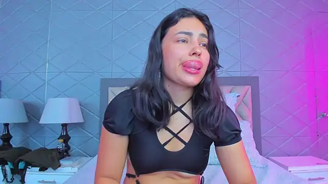 Snapshot of ViolettRouse chatting on 02.04.26 ViolettRouse online show from 02.04.26