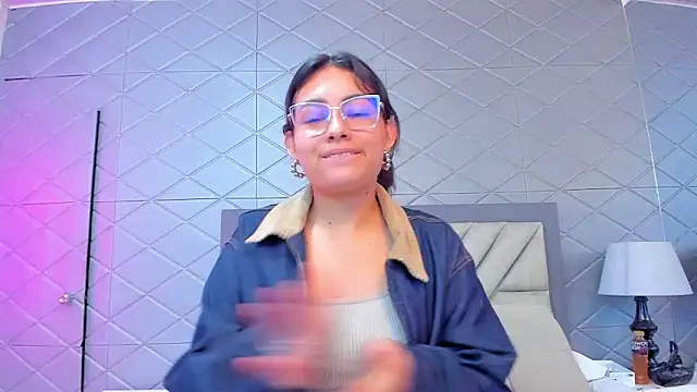 Snapshot of ViolettRouse chatting on 02.24.26 ViolettRouse online show from 02.24.26