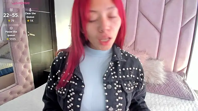 Snapshot of melanie_roux__ chatting on 11.05.25 melanie roux online show from 11.05.25