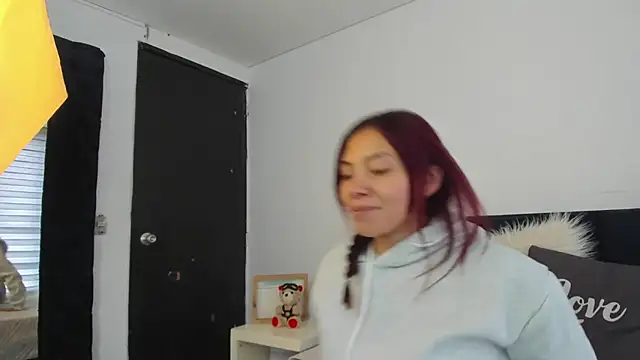 melanie roux   online show from 08.05.26