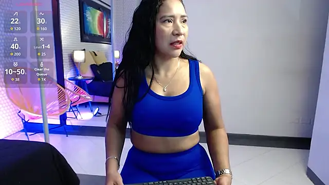 Snapshot of SashaaVixen chatting on 10.29.25 SashaaVixen online show from 10.29.25