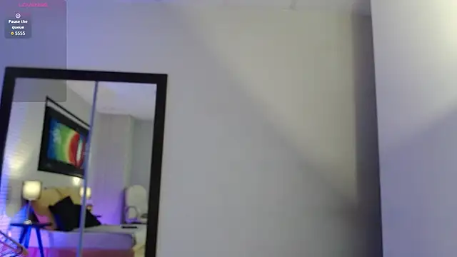 Snapshot of SashaaVixen chatting on 11.21.25 SashaaVixen online show from 11.21.25