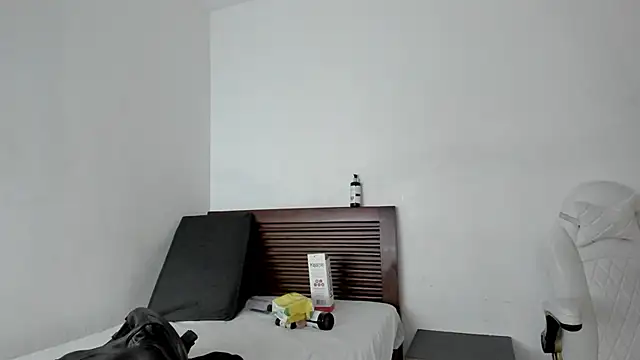 tifanymonroe online show from 11.03.25