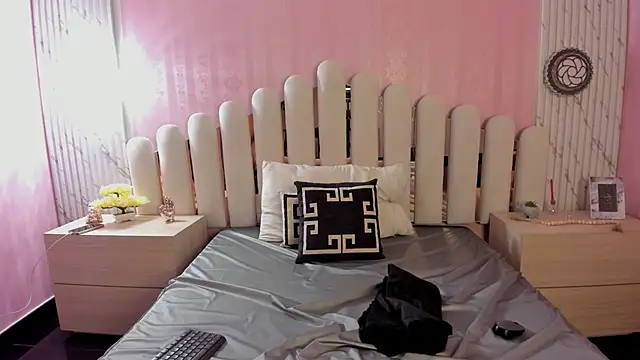 Snapshot of Isabella_Marsh chatting on 11.04.25 Isabella Marsh online show from 11.04.25