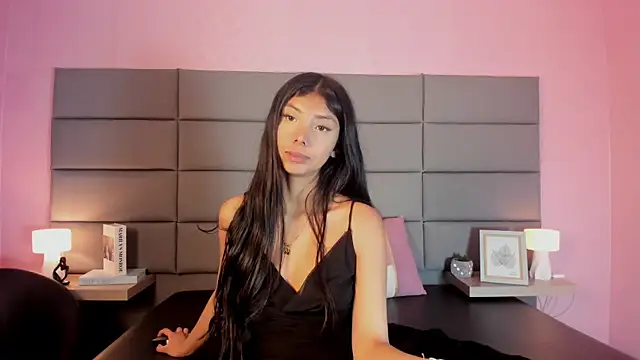 Snapshot of Isabella_Marsh chatting on 11.21.25 Isabella Marsh online show from 11.21.25