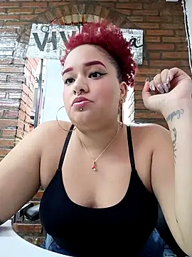 Snapshot of Curly-98 chatting on 10.30.25 Curly-98 online show from 10.30.25