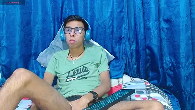 DavTwink3100 online show from 04.22.26