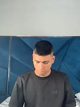 Emiliano Reyes online show from 12.20.25