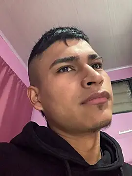 Emiliano Reyes online show from 05.12.26