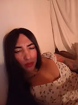 Snapshot of valeriahornier chatting on 06.24.26 valeriahornier online show from 06.24.26