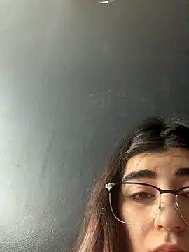 milky denni online show from 10.18.25