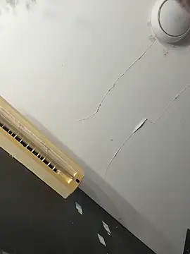 milky denni online show from 10.31.25