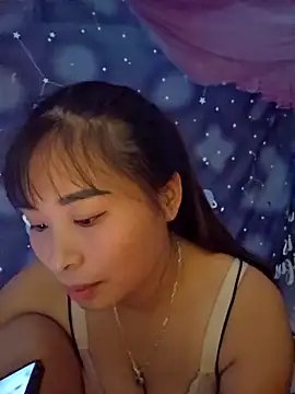 Snapshot of Squirrel-Pear chatting on 10.21.25 Squirrel-Pear online show from 10.21.25