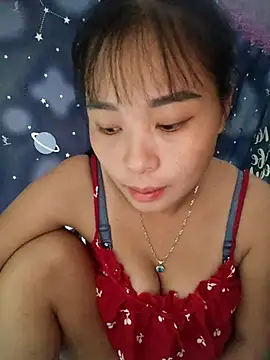 Snapshot of Squirrel-Pear chatting on 10.26.25 Squirrel-Pear online show from 10.26.25