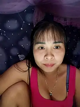 Snapshot of Squirrel-Pear chatting on 10.27.25 Squirrel-Pear online show from 10.27.25