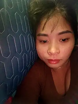 Snapshot of Squirrel-Pear chatting on 11.02.25 Squirrel-Pear online show from 11.02.25