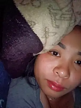 Snapshot of Squirrel-Pear chatting on 11.03.25 Squirrel-Pear online show from 11.03.25