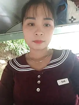 Snapshot of Squirrel-Pear chatting on 11.06.25 Squirrel-Pear online show from 11.06.25