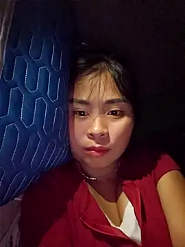 Snapshot of Squirrel-Pear chatting on 11.12.25 Squirrel-Pear online show from 11.12.25