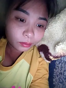 Snapshot of Squirrel-Pear chatting on 11.14.25 Squirrel-Pear online show from 11.14.25