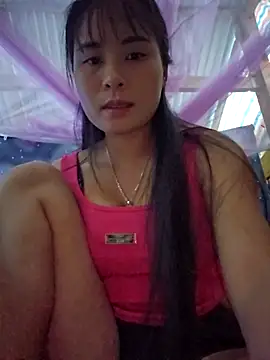 Snapshot of Squirrel-Pear chatting on 11.15.25 Squirrel-Pear online show from 11.15.25