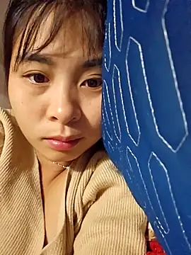 Snapshot of Squirrel-Pear chatting on 11.23.25 Squirrel-Pear online show from 11.23.25