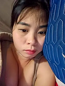 Snapshot of Squirrel-Pear chatting on 11.24.25 Squirrel-Pear online show from 11.24.25