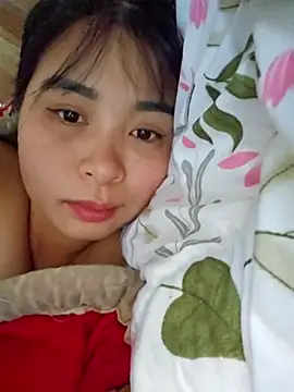 Snapshot of Squirrel-Pear chatting on 11.28.25 Squirrel-Pear online show from 11.28.25