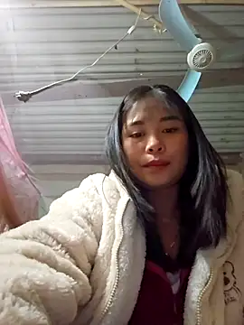 Snapshot of Squirrel-Pear chatting on 11.28.25 Squirrel-Pear online show from 11.28.25