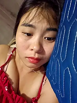 Snapshot of Squirrel-Pear chatting on 12.02.25 Squirrel-Pear online show from 12.02.25