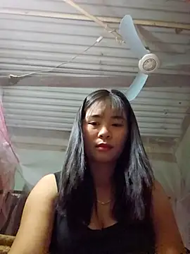 Snapshot of Squirrel-Pear chatting on 12.03.25 Squirrel-Pear online show from 12.03.25