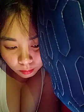 Snapshot of Squirrel-Pear chatting on 12.13.25 Squirrel-Pear online show from 12.13.25