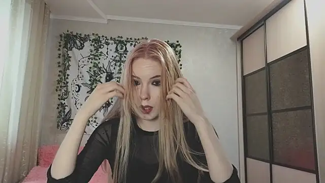 VETT KITTY online show from 11.24.25