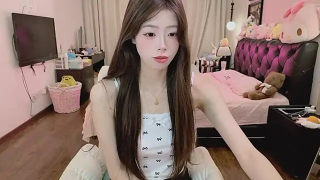 Onecutelittle online show from 05.07.26