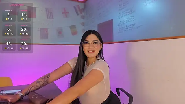 Snapshot of Juli_Casanova chatting on 06.15.26 Juli Casanova online show from 06.15.26