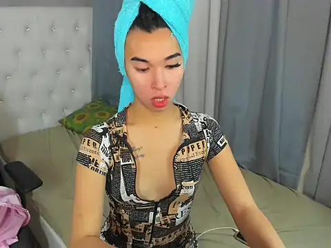 Snapshot of hardcocktwink chatting on 11.22.25 hardcocktwink online show from 11.22.25