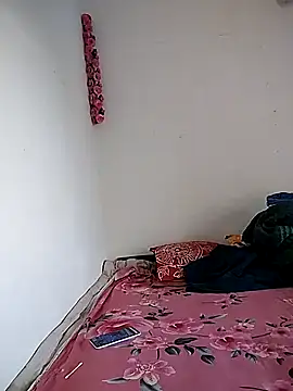 Snapshot of Hot_Angle chatting on 11.28.25 Hot Angle online show from 11.28.25