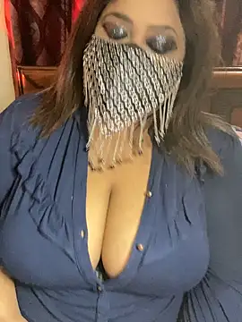 Snapshot of blackpearl____ chatting on 12.22.25 blackpearl online show from 12.22.25