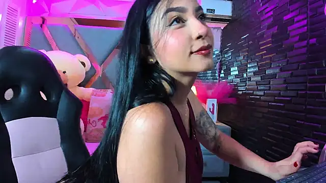 Scarlet Reyes online show from 05.21.26