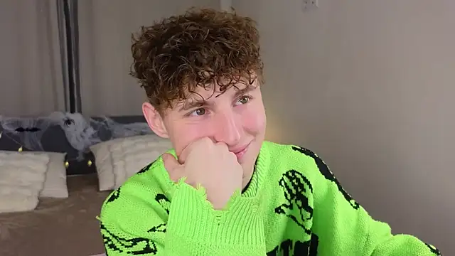 Snapshot of crisp1n chatting on 11.01.25 crisp1n online show from 11.01.25