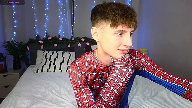 Snapshot of crisp1n chatting on 12.03.25 crisp1n online show from 12.03.25