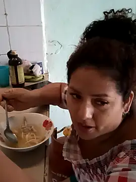 Snapshot of chikis12_ chatting on 11.29.25 chikis12 online show from 11.29.25