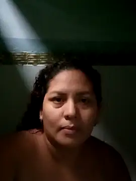 Snapshot of chikis12_ chatting on 12.01.25 chikis12 online show from 12.01.25