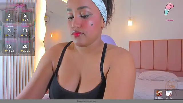 NahomiWalker  online show from 01.13.26