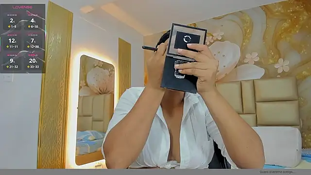 NahomiWalker  online show from 03.04.26