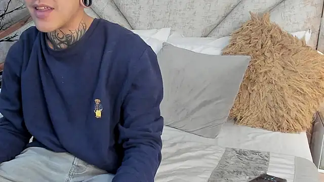 SantiOlsen online show from 12.02.25