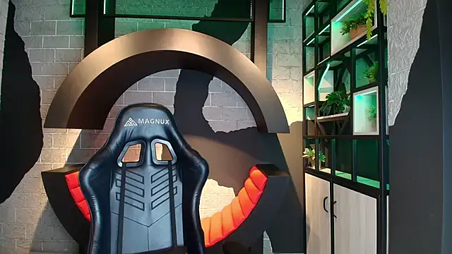 Snapshot of ArohomLester chatting on 10.30.25 ArohomLester online show from 10.30.25