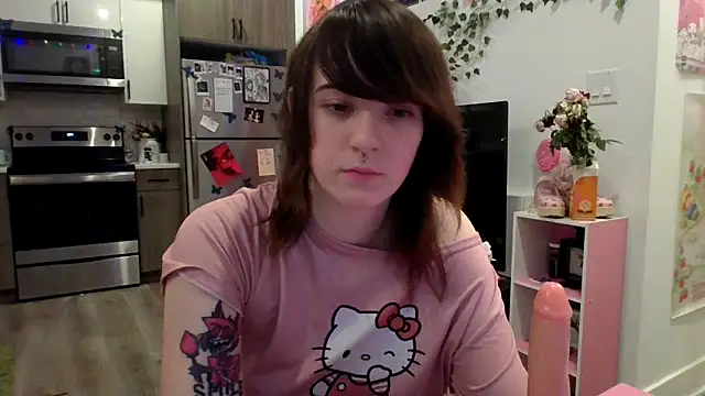 Snapshot of Trickylucy555 chatting on 10.19.25 Trickylucy555 online show from 10.19.25