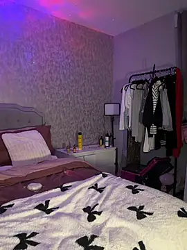 Snapshot of Ellieskyyee1 chatting on 01.13.26 Ellieskyyee1 online show from 01.13.26