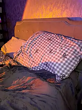 Snapshot of Ellieskyyee1 chatting on 03.06.26 Ellieskyyee1 online show from 03.06.26